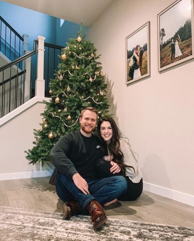 There’s a lot of firsts being celebrated here! First tree, in their first Holt home, for their first Christmas as newlyweds! Thank you to @rachelkazangian for sharing this special holiday moment. #holthomesgallery