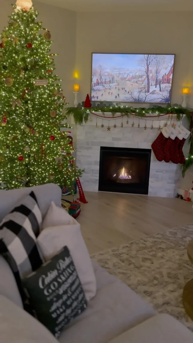 Christmas is my absolute favorite season. Growing up, my grandmother’s decorations were the highlight of the holiday. After she passed, I inherited all of her cherished ornaments. Now, I love blending old and new decor to create a modern twist on that classic Christmas feel.

#HoltHomes #HoltHomesPNW #pnwhomes #home #homeinspiration #holidaytraditions