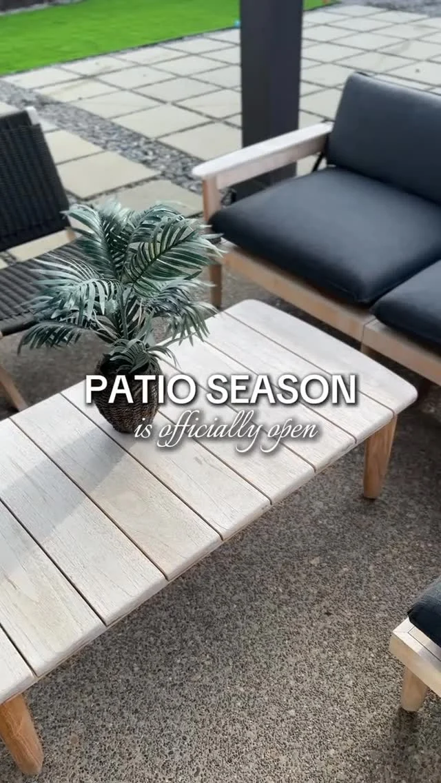 The sun is finally out! That means more time being spent outside with my pups to enjoy the warm breeze, birds chirping and the smell of fresh flowers.

#patioseason #pnwhomes #home #homeinspiration #spring