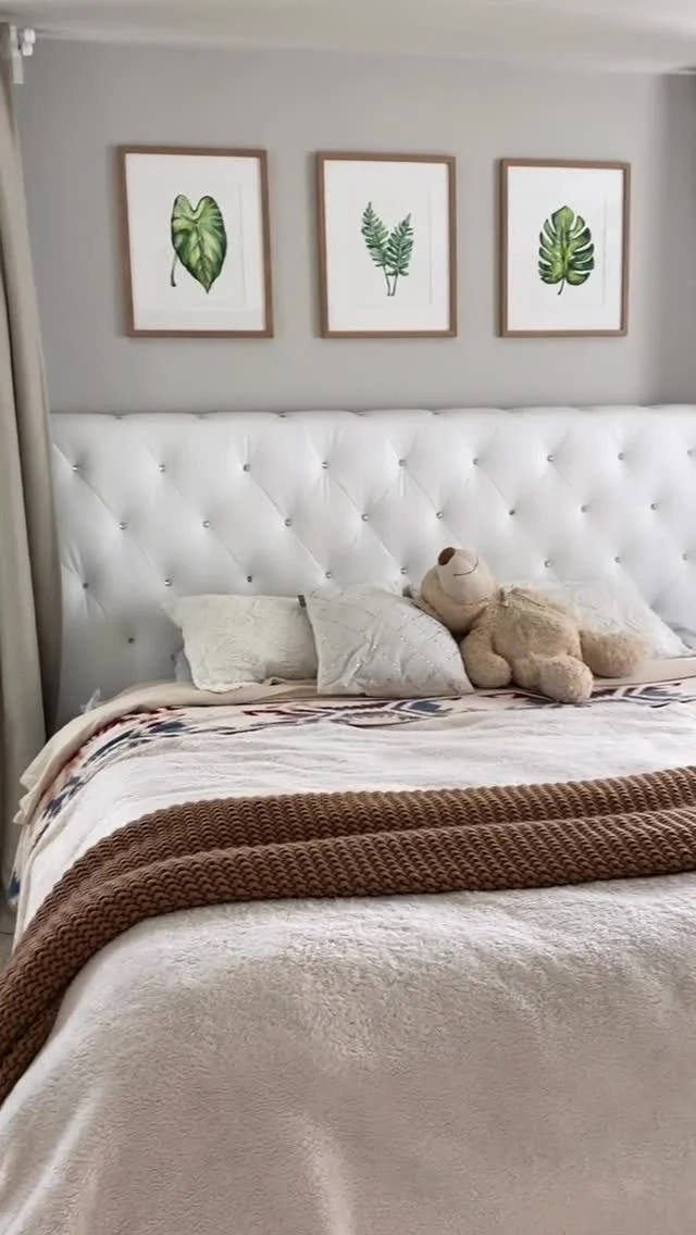 Spring in the air means spring at home! I love bringing in fresh colors this time of year—especially in the PNW, where a little pop of color is the perfect reminder that a new season is here.
.
.
.
#holthomes #athomewithholt #createdwithholt #holthomespnw 
.
.
.
.
.
.
#sponsored #ad #SpringRefresh #SpringVibes #HelloSpring #FreshSeason #HomeDecor #InteriorDesign #PNWHome #CozyLiving #FreshColors #HomeInspiration #PNWStyle #PacificNorthwestLiving #NatureInspiredDesign #BrightAndAiry #ModernFarmhouse #NeutralHome #MinimalistDecor #CozyAesthetic #InteriorInspo #DesignLover #PNWVibes #HomeSweetHome