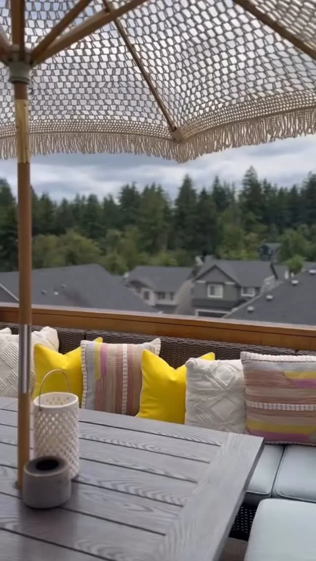 Help me set up my backyard for summer 💕☀️

#holthomespnw #holthomes #pnwhomes #backyarddesign #backyardinspo