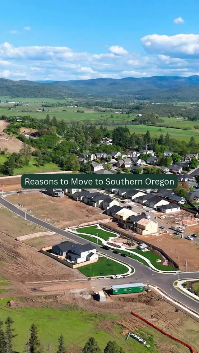 Thinking about making a move? Southern Oregon’s calling. Scenic views, a slower pace, and space to actually live.

Save this if Southern Oregon’s been on your radar. Link in bio to explore homes.

#HoltHomes #HoltHomesPNW #pnwhomes #home #homeinspiration #realestate #oregonrealestate #oregonhomes