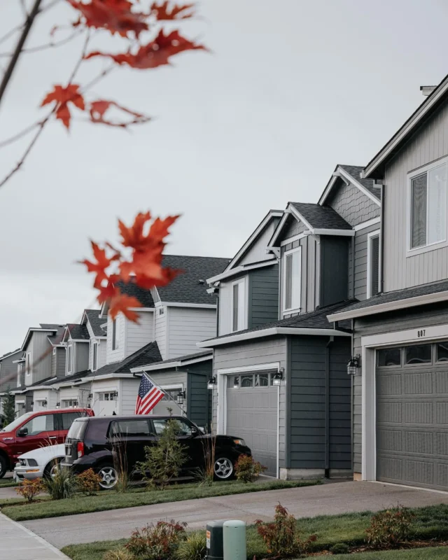 Crisp air, cozy vibes, and a community that feels like home 🍂 Discover Laurel Woods this fall.