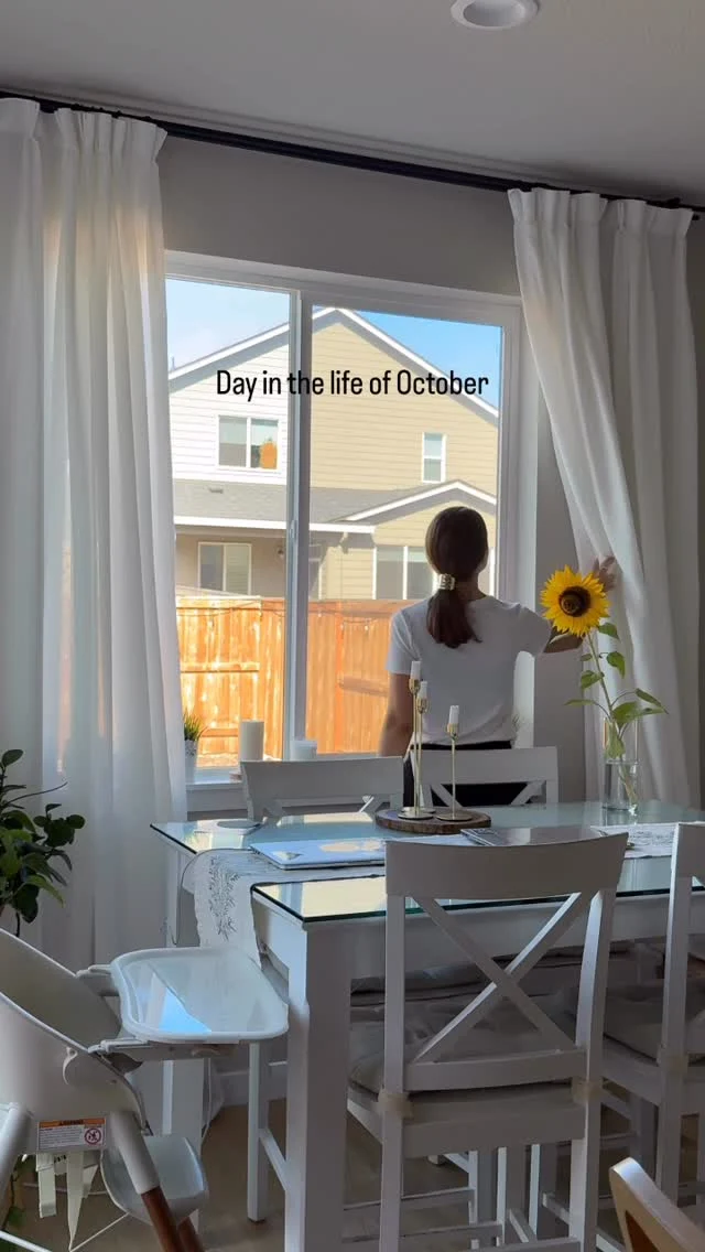Day in the life of October 🍂 I can’t believe it’s already here - time truly flies. Cozying up and enjoying our home this season.
.
.
.
.
.
#athomewithholt #holthomes #createwithholt #holthomespnw 
.
#ad #sponsored #DayInTheLife #OctoberVibes #HelloOctober #OctoberFeels #FallVibes #AutumnVibes #PumpkinSeason #GoldenSeason #HomeSweetHome #CurrentHome #OurHomeJourney #HouseGoals #HomeDesign #DreamHomeVibes #HomeDetails #CozyHome #FallAtHome #HomeAesthetic #HomeInspiration #LivingInStyle #ourhaven