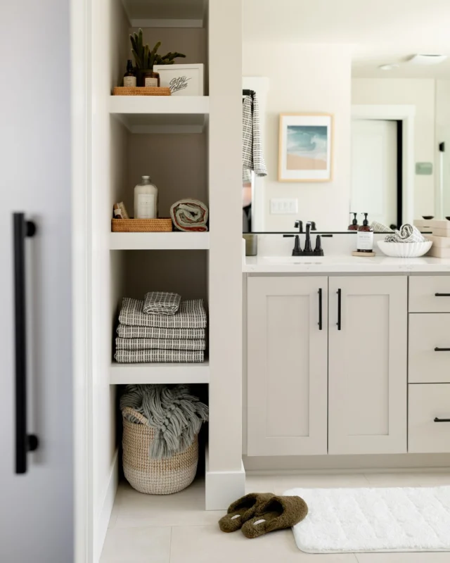Storage goals unlocked. ✨ From the walk-in pantry to spacious closets and bathroom built-ins, every corner of a Holt home is designed to keep life organized and beautiful.

Which one would you use first: the pantry, the closet, or the primary bath? 👀

#holthomespnw #pantrygoals #holthomes #walkinpantry