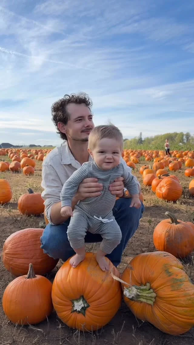 First pumpkin patch as a family of 3 🍂 A memory we’ll always cherish.
.
.
.
.
.
.
#athomewithholt #holthomes #createwithholt #holthomespnw 
.
#ad #sponsored  #FirstPumpkinPatch #FamilyOfThree #PumpkinPatchAdventures #PumpkinPatchSeason #HelloPumpkin #PumpkinLove #FallAdventures #FallVibes #AutumnVibes #FamilyMemories #MakingMemories #PumpkinPatchVibes #PumpkinPatchMagic #PumpkinPatchLove #PumpkinTradition #OurLittlePumpkin #PumpkinPatchPhoto #GoldenSeason #PumpkinPatchLife #FamilyFirsts #FamilyTimeTogether #PumpkinPatchDay