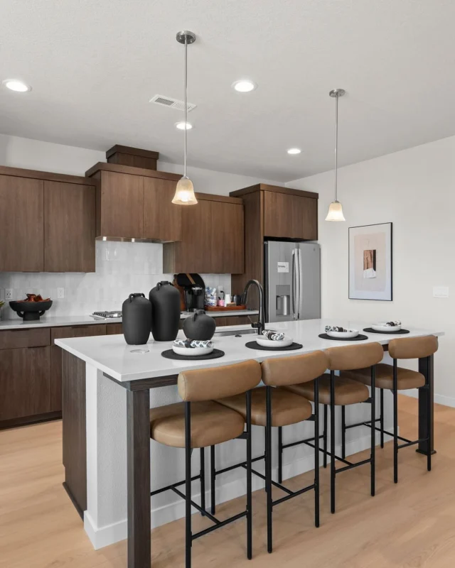 Bright, open, and designed to flow seamlessly ✨

In Floor Plan 2336, the Great Room and Kitchen create a welcoming centerpiece with expansive windows, a spacious island, walk-in pantry, and a dining nook that extends to the patio. Every feature is built for style and everyday ease.

📍 Willow Ridge in Beaverton, OR 

#holthomes #pnwlife #willowridge #kitcheninspiration