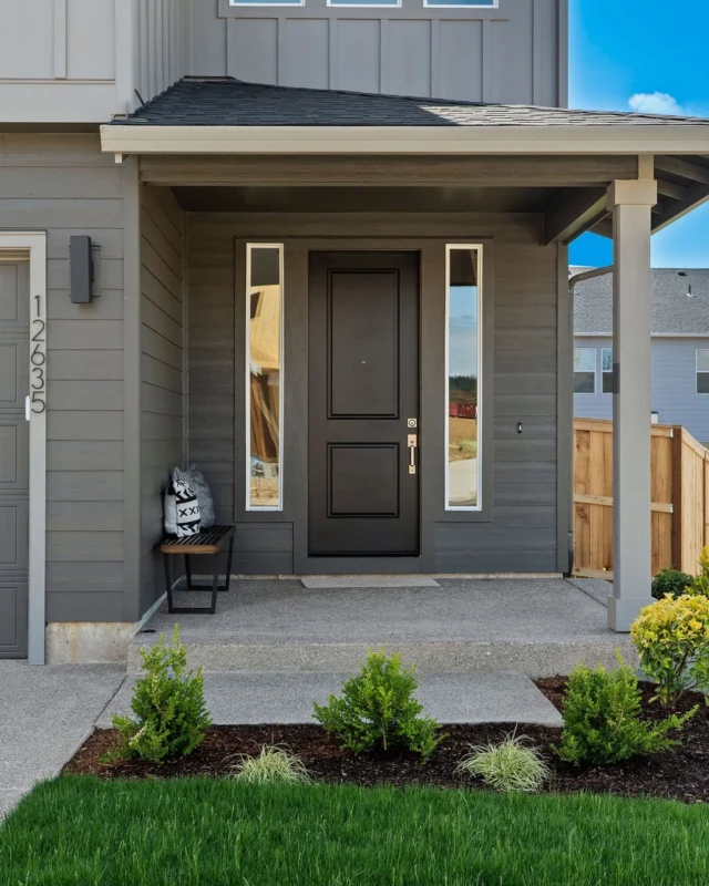 Cozy mornings and home gatherings feel effortless in the floor plan 2336 at Willow Ridge ☕🕯️

The open main floor with a great room, kitchen island, and walk-in pantry makes cooking, entertaining, and everyday life a breeze. Upstairs, a loft or optional fourth bedroom and a primary suite with spa-like bath give everyone space to relax.

Thoughtful storage and flexible rooms make this home ready for all of life’s moments.

#holthomespnw #pnwhomes #willowridge #newhome
