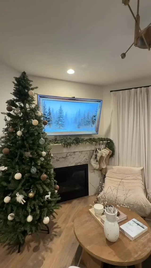 Home is fully decorated for the best holiday! 🎄🎅🏻🔔🎁

#holidayhomedecor #holthomespnw #homedetails