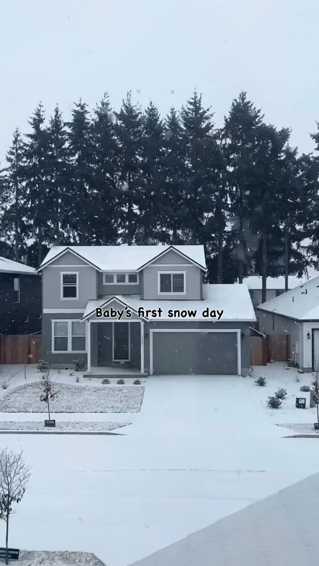 Snow day with our little snowball ❄️☃️
.
.
.
.
.
#athomewithholt #holthomes #createwithholt #holthomespnw 
.
.
.
#ad #sponsored #ChristmasVibes #HolidaySeason #WinterMagic #FestiveMood #ChristmasTime #CozyHolidays #WinterWonderland #HolidayCheer #MerryAndBright #ChristmasJoy #WinterVibes #TisTheSeason #HolidaySpirit #ChristmasDecor #SnowyDays #WarmAndCozy #ChristmasFun #FestiveVibes #HolidayMoments #SeasonOfJoy