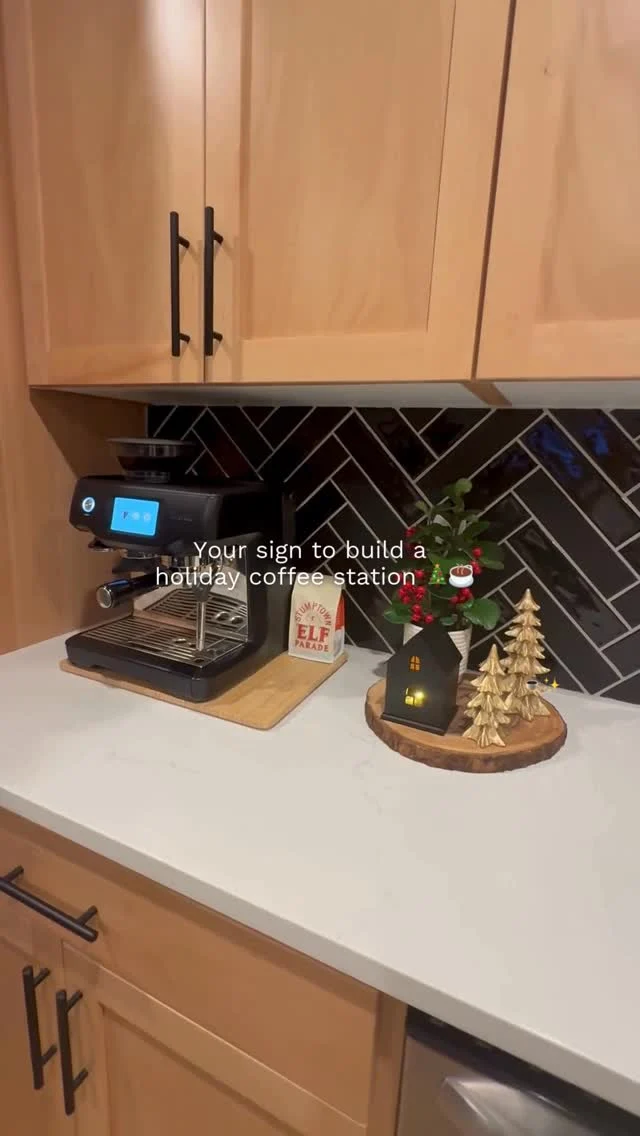 Holiday mornings just got a little cozier ☕✨ A warm brew, a festive mug, and a coffee station that feels like home.

#holthomespnw #coffeestation #holidayvibes