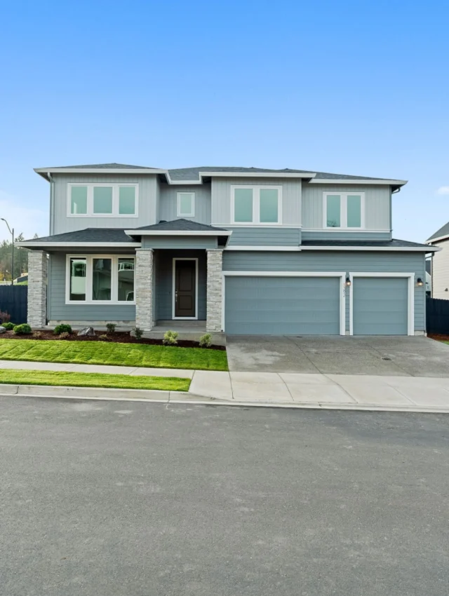 If hosting is your love language, the 3370 floor plan might just be your soulmate.

Double suites on each floor make welcoming guests stress-free. The open kitchen with quartz or granite countertops and shaker-style cabinetry is ready for everything from weekend brunches to holiday feasts. The great room with a gas fireplace opens to a covered patio, ideal for movie nights under the stars or summer BBQs.

A first-floor den keeps work or study spaces tucked away, while the dining area with a butler pantry adapts to any occasion.

📍 Community: Paradise Pointe, Ridgefield, WA
🏡 5–6 Bed | 4–5 Bath | 3,370 Sq. Ft. | 3 Car Garage

#holthomes #pnwhomes #washingtonhomes