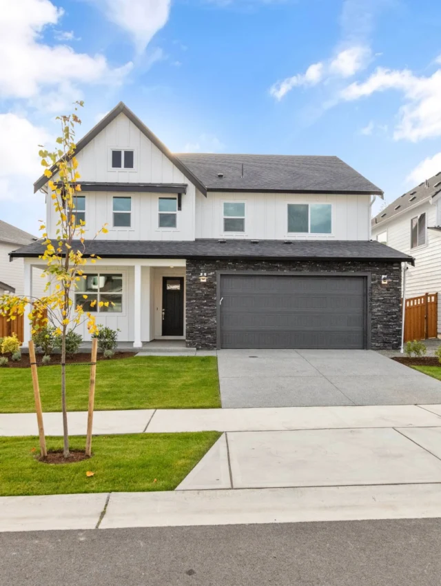From using the kitchen to finally get Grandma’s recipe just right to hosting your first book club, this floor plan holds space for everyone’s milestones, big or small.

An office for big presentation ideas, a loft for the science project destined for an A+, and a primary suite to unwind — every room supports a different chapter for every person 🏡🫶

#holthomespnw #newhome #pnwliving