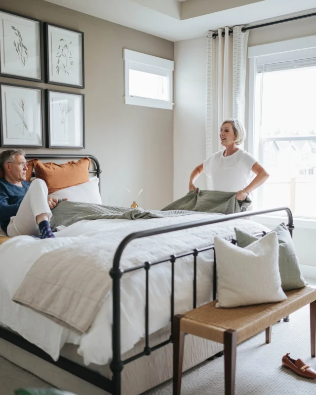 Mornings start with light filling the room as the day begins. Time spent getting ready, settling into work from home, and moving through the day at your own pace. Evenings are for relaxing together, enjoying the comfort and calm of home.

Life in a Holt Home is built around these everyday moments, the routines that make a house feel like home🏡