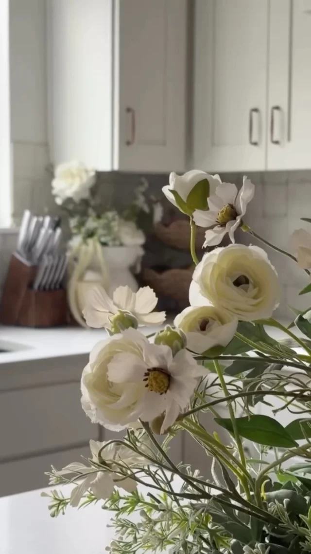 Decorating my kitchen for spring🌷🌸🌺
 
This season, I’m all about layering textures and bringing in fresh florals throughout my home. For me, spring means sunshine pouring in, flowers blooming, and creating a space that feels peaceful and happy. In this video, I’m sharing more of my thought process and how I style everything to bring that spring feeling into my kitchen.