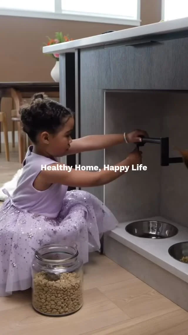 Messy pets? Busy kids? No problem. Imagine mornings without clutter, afternoons spent in versatile lofts and art zones, and evenings relaxing in a home that keeps everything in its place. Dedicated playrooms and smart storage help everyday life feel easier and more joyful 🌞🐾