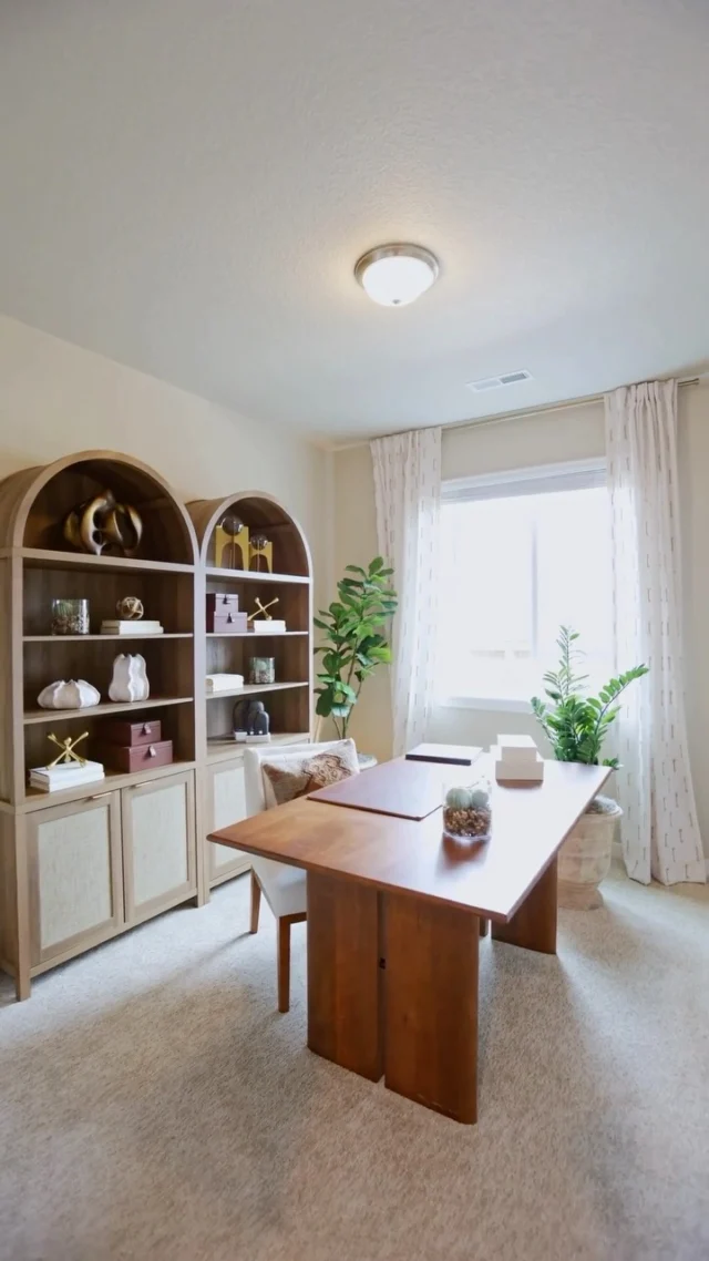A home that makes room for everything🏡

The 1594 at Greeley Farms brings together flexible spaces, vaulted ceilings, a cozy fireplace, and a kitchen made for everyday moments.

Take the tour and step inside✨